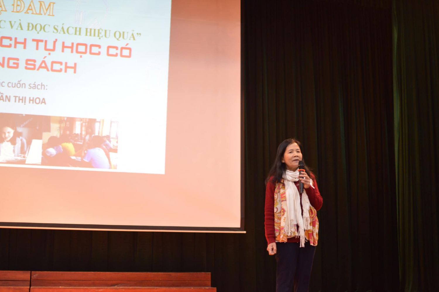 TỌA ĐÀM PHƯƠNG PHÁP TỰ HỌC VÀ ĐỌC SÁCH HIỆU QUẢ: “KHUYẾN KHÍCH TỰ HỌC CÓ THƯỞNG SÁCH”